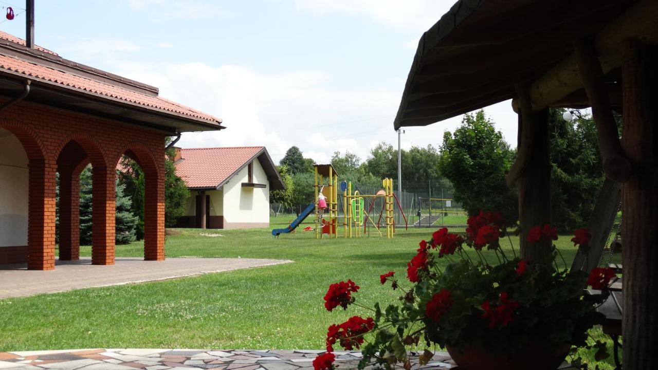 Отель Tawerna-Stawiska Garbatka-Letnisko Экстерьер фото